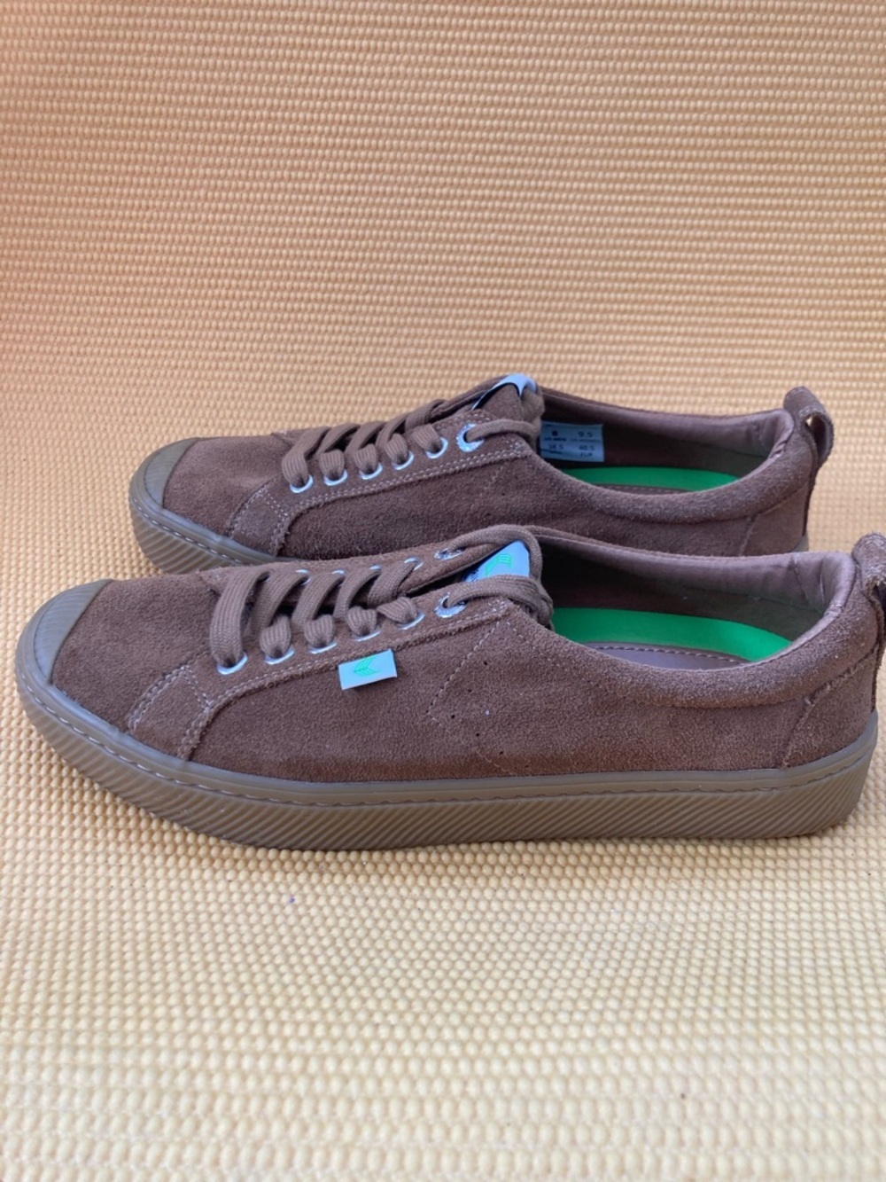 Cariuma Oca Low Top Suede Sneakers Women’s Size 9.5 color Burnt Sand - Picture 3 of 7